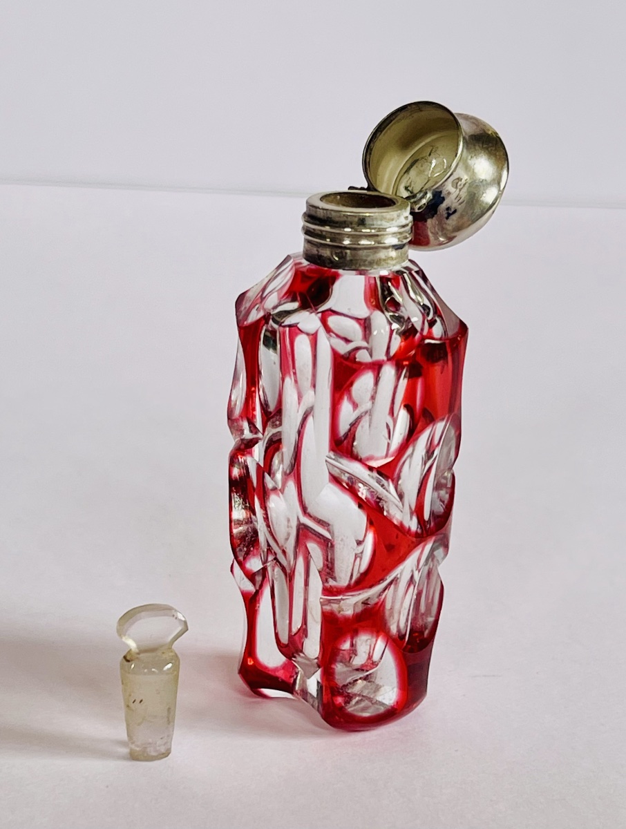 Salt Shaker - Crystal And Silver -photo-3